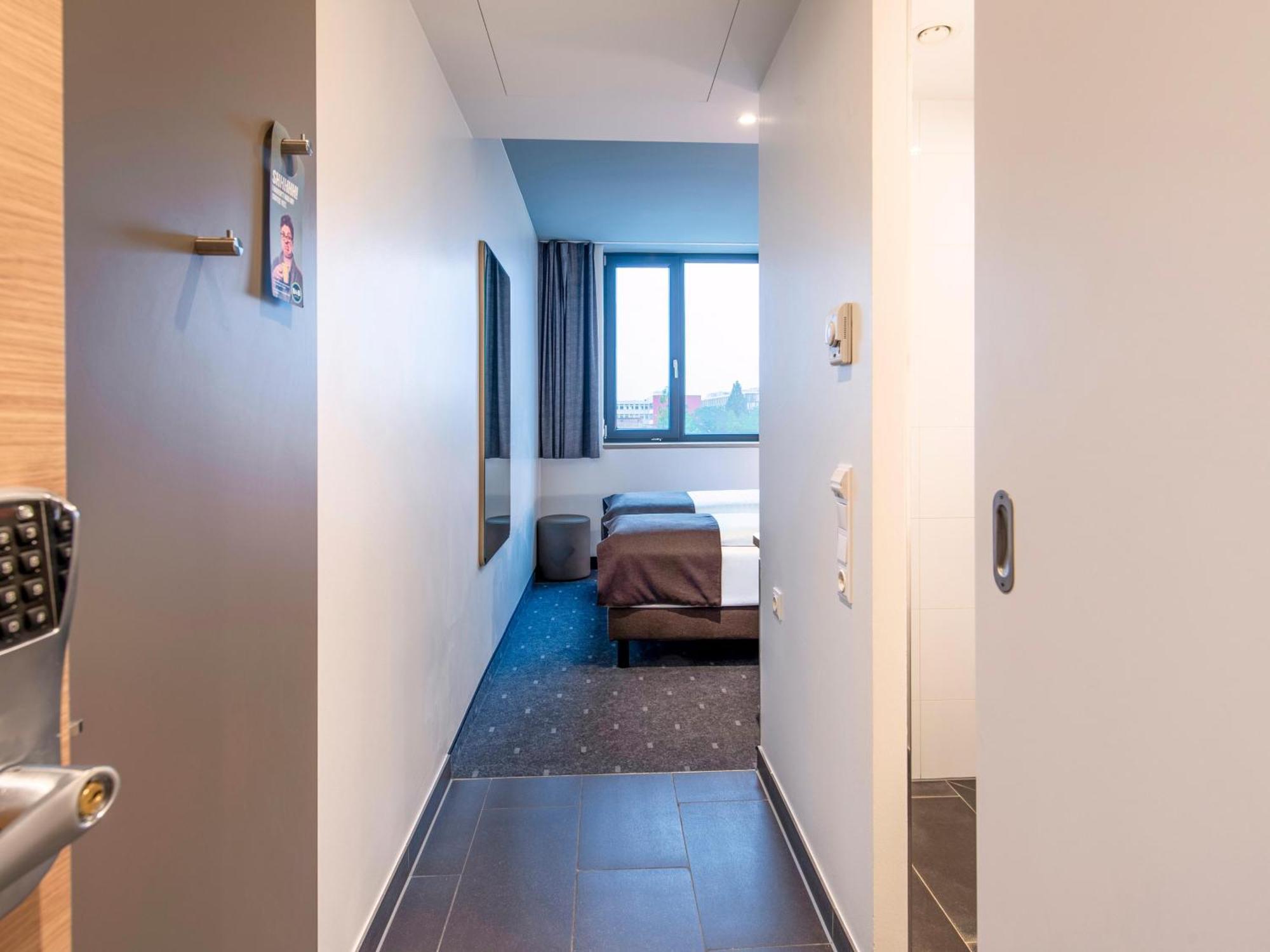 B&B Hotel Muenchen-Olympiapark Екстериор снимка