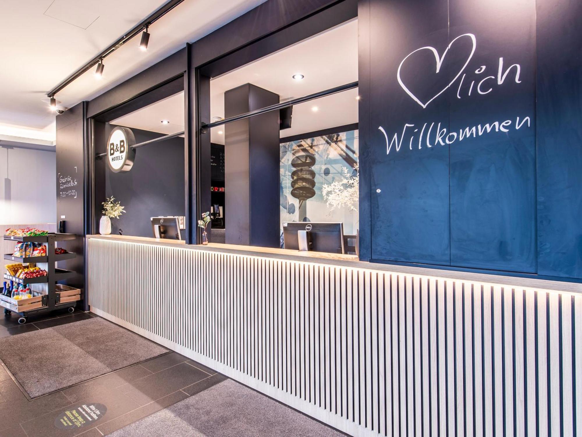 B&B Hotel Muenchen-Olympiapark Екстериор снимка