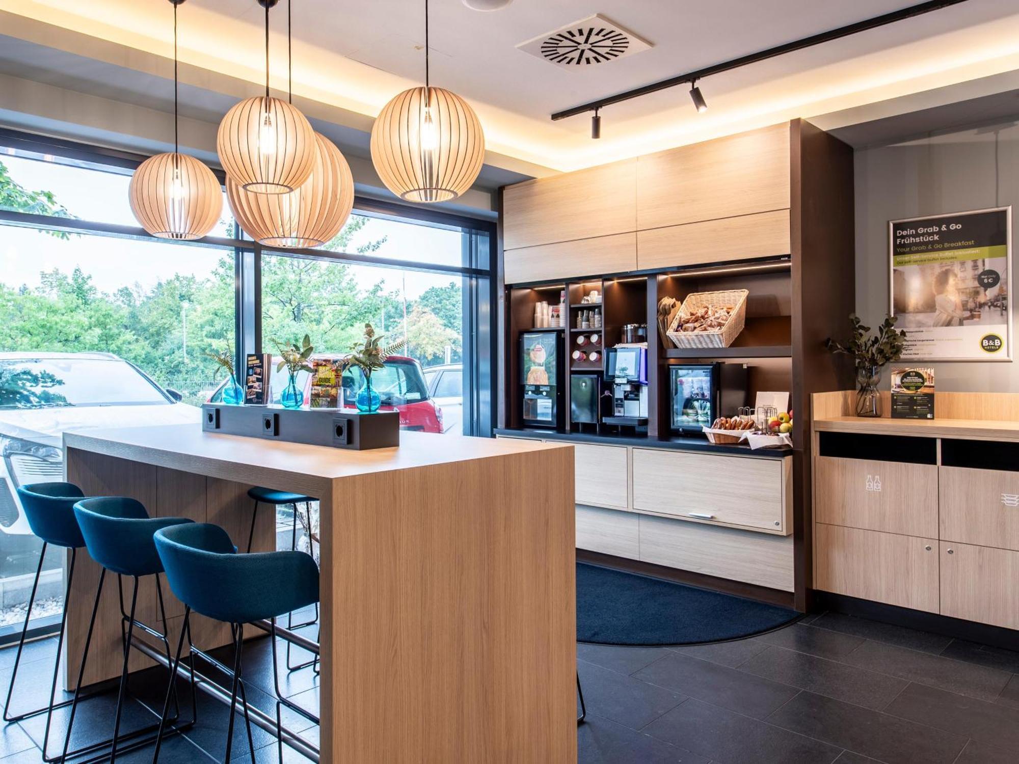 B&B Hotel Muenchen-Olympiapark Екстериор снимка