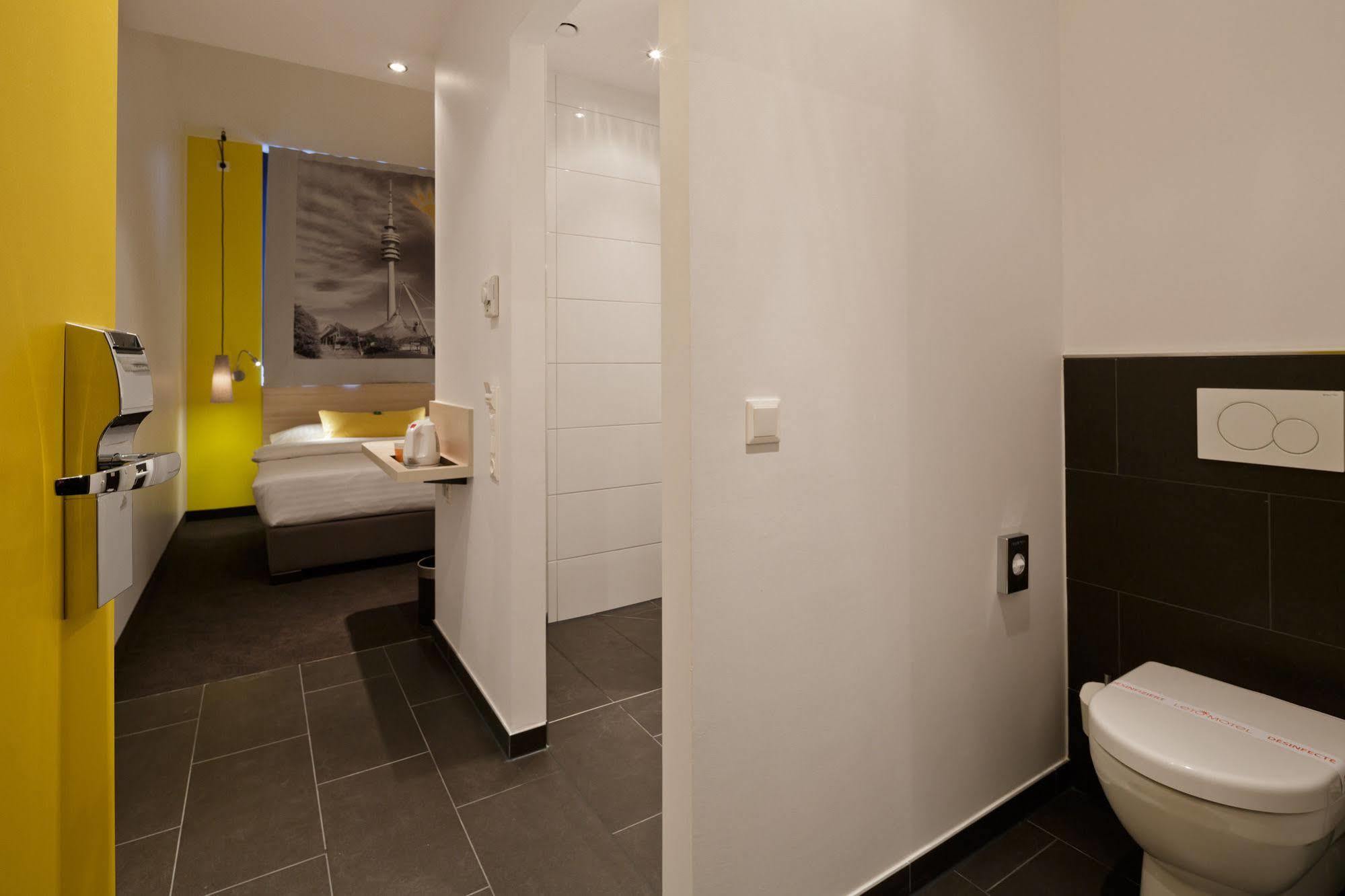 B&B Hotel Muenchen-Olympiapark Екстериор снимка