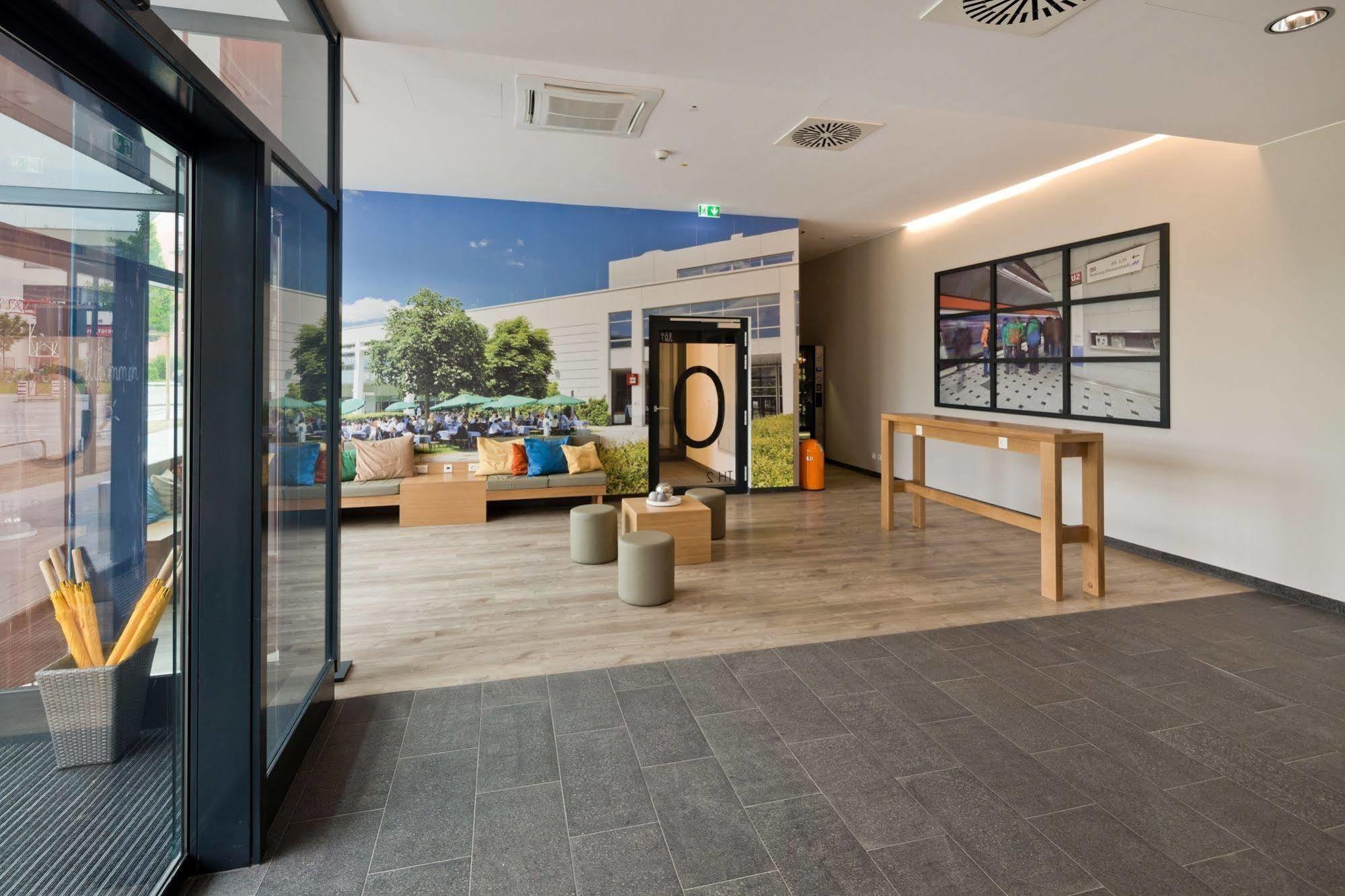 B&B Hotel Muenchen-Olympiapark Екстериор снимка