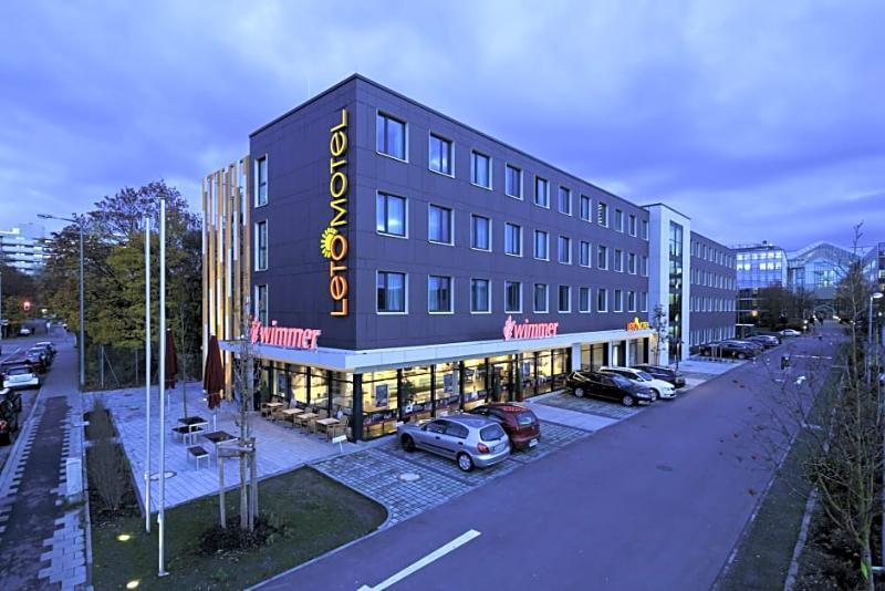 B&B Hotel Muenchen-Olympiapark Екстериор снимка